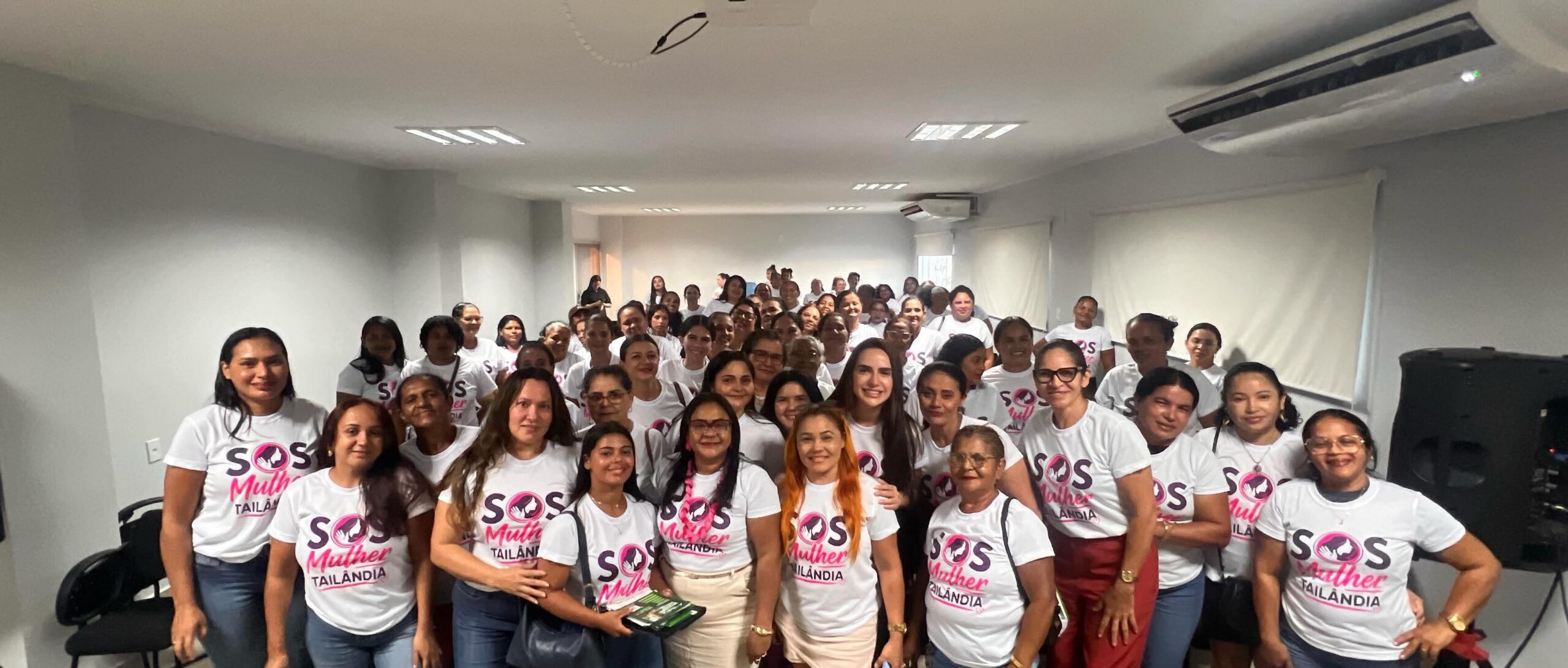 SOS Mulheres de Tailândia realiza palestra com a Drª Carol Resque sobre direitos das mulheres
