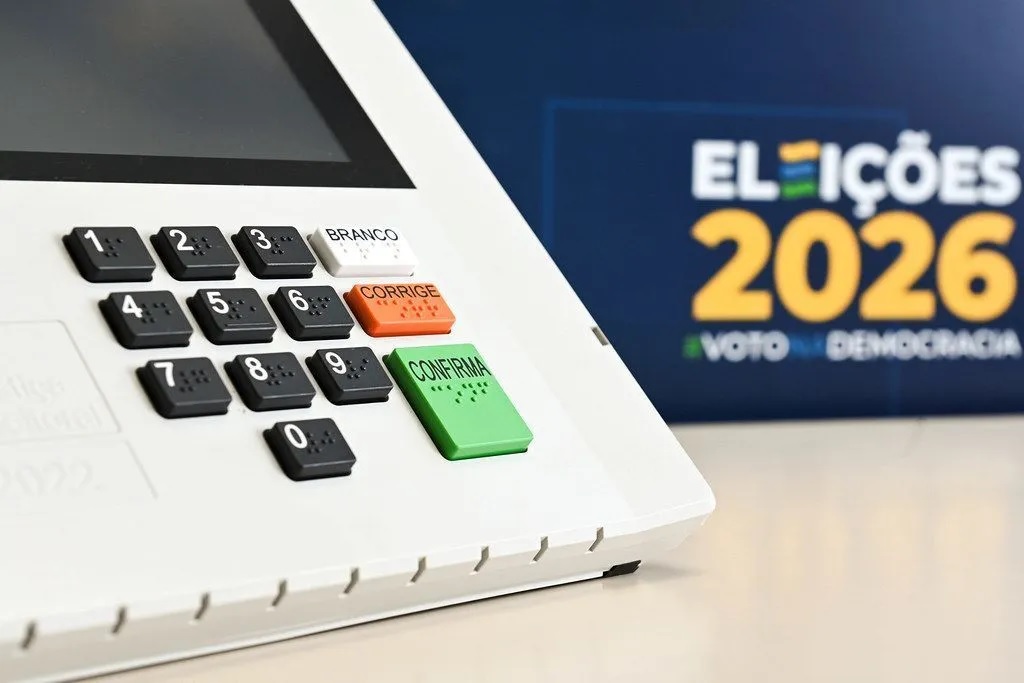 Contabilização de votos é pausada no país pelo TSE em função do adiamento da votação até às 19 horas