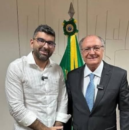 Lula (PT) e Dr. Daniel (Podemos-PA) se cumprimentam nas Redes Sociais após apuração